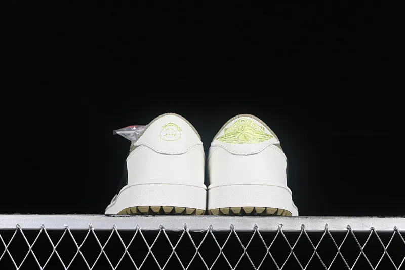 All categories Air Jordan Jordan series basketball shoes Air Jordan 1 Low B1 special price Travis Scott x Air Jordan 1 Low OG AJ1 Joe 1 undercut low FZ3124-200